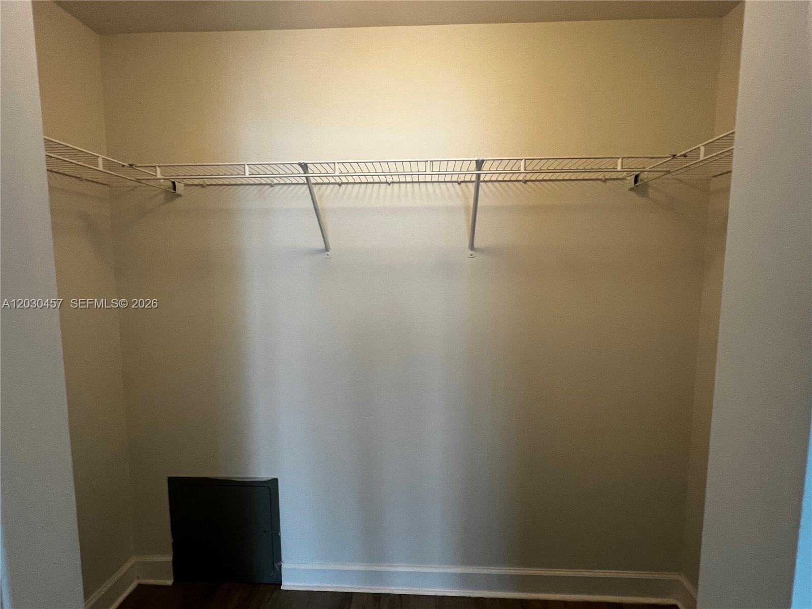 HOLLYWOOD STATION RES CON - Residential Lease