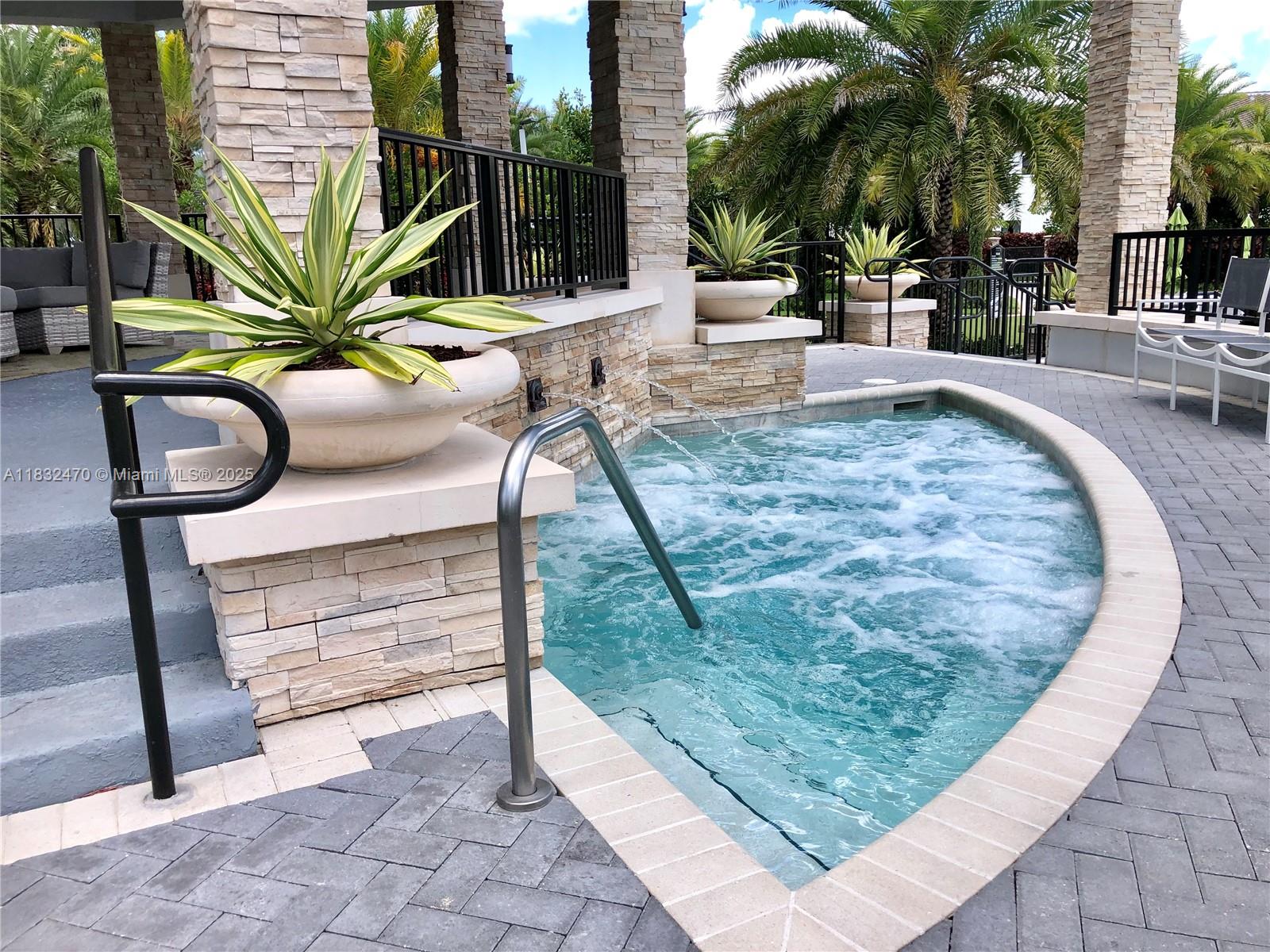 APEX AT PARK CENTRAL COND - Residential