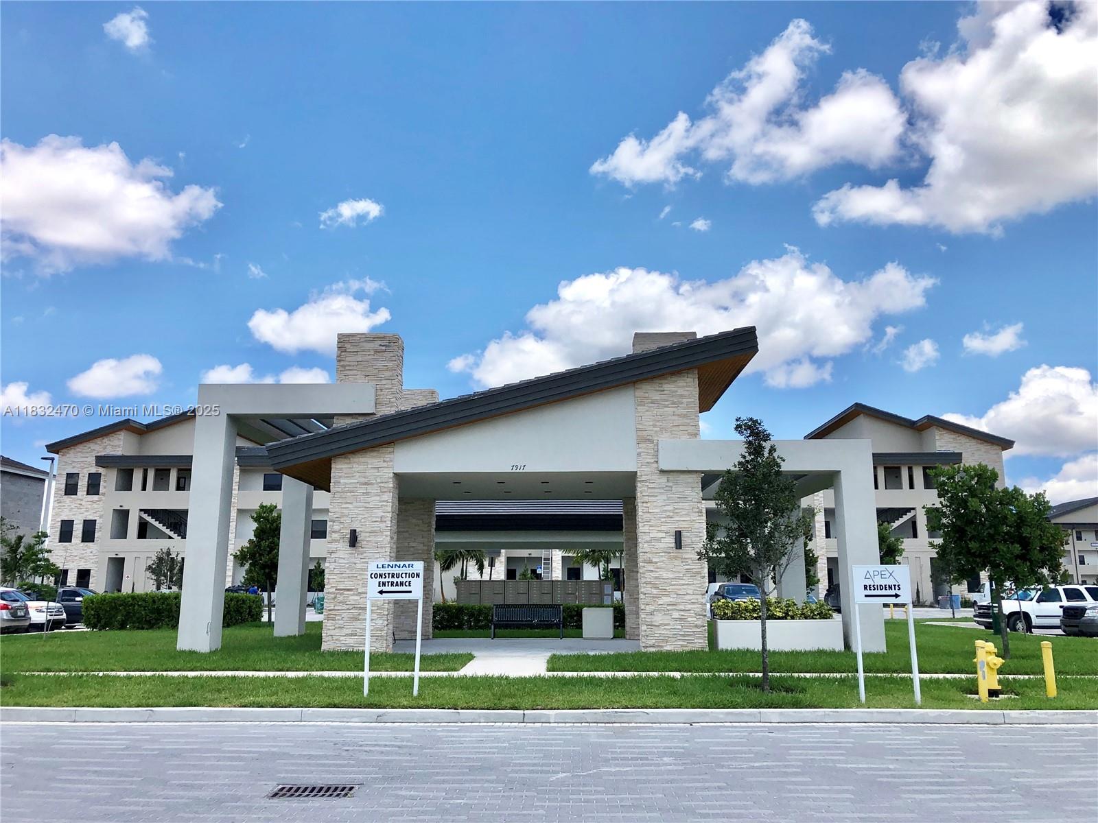 APEX AT PARK CENTRAL COND - Residential