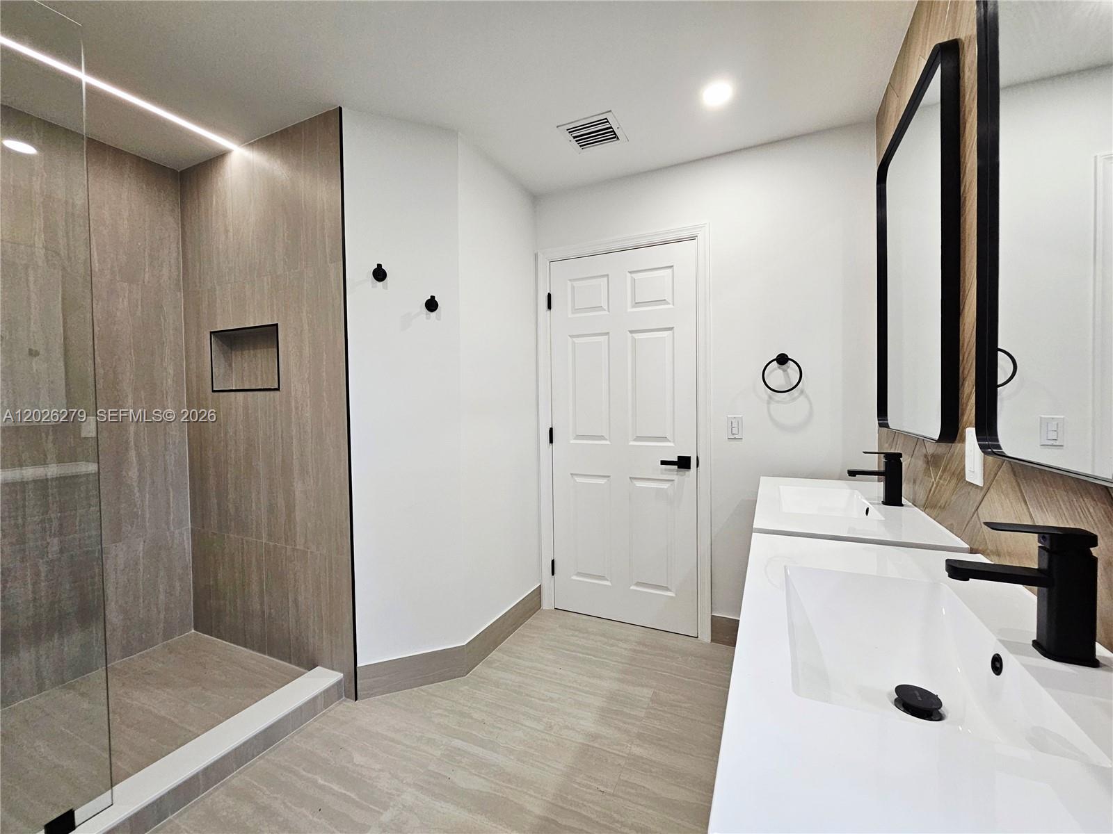 SILVER LAKES PHASE III RE - Residential