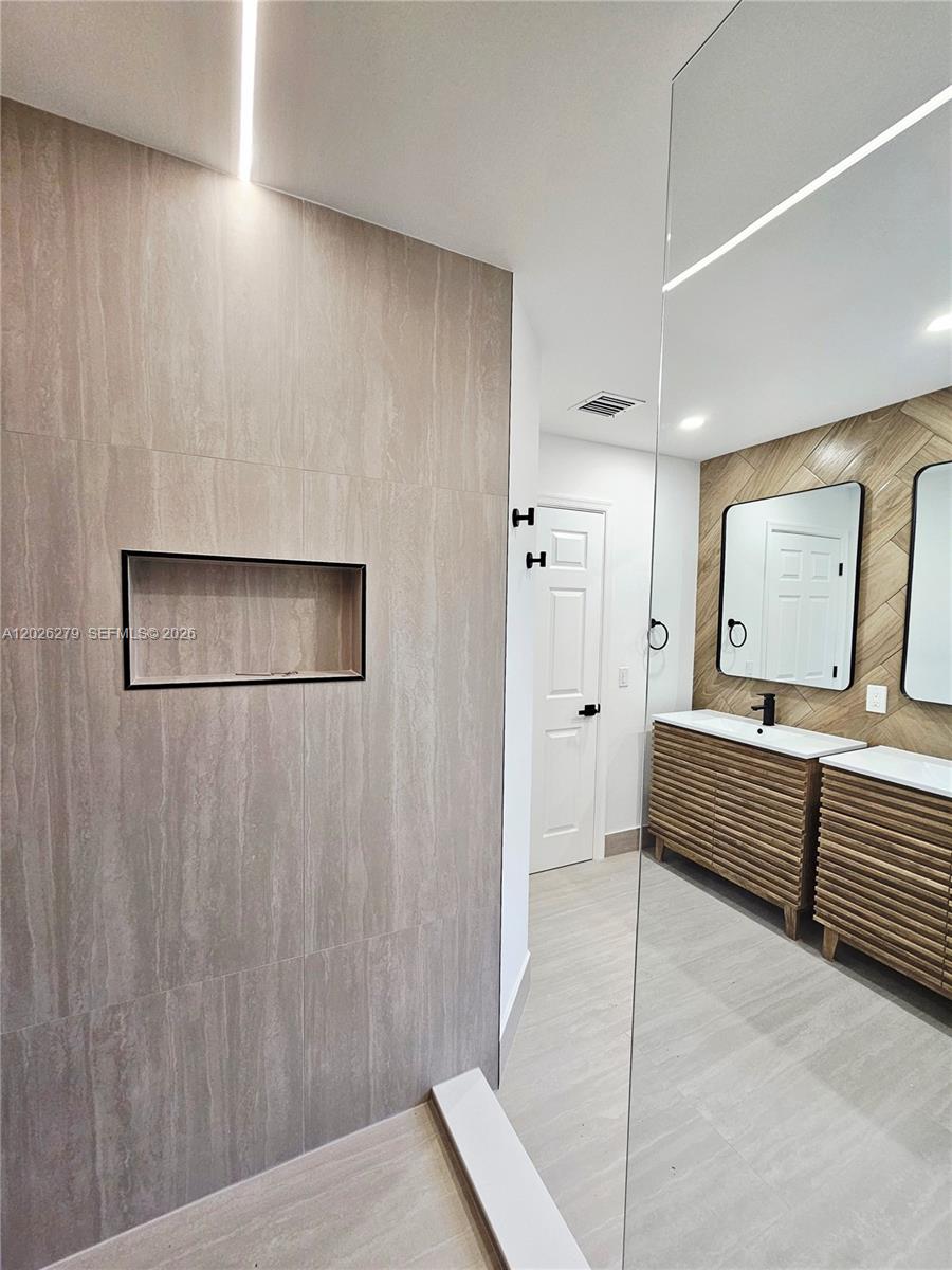 SILVER LAKES PHASE III RE - Residential