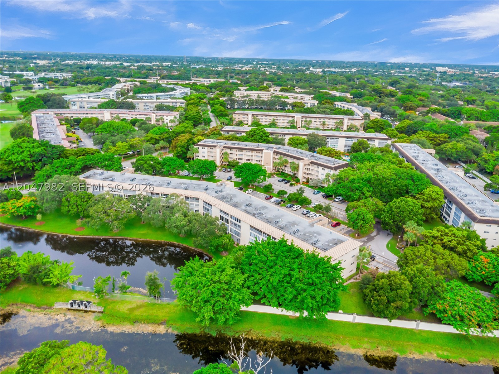 LUCAYA VILLAGE 2-E CONDO - Residential