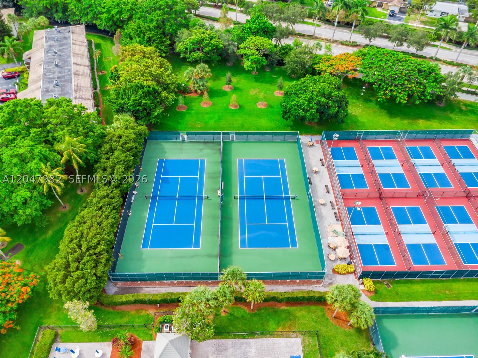 LUCAYA VILLAGE 2-E CONDO - Residential