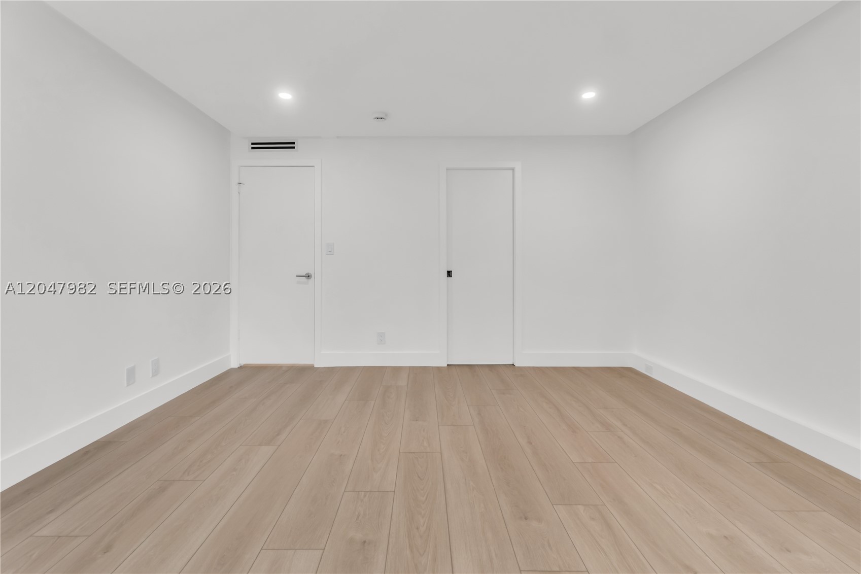 LUCAYA VILLAGE 2-E CONDO - Residential