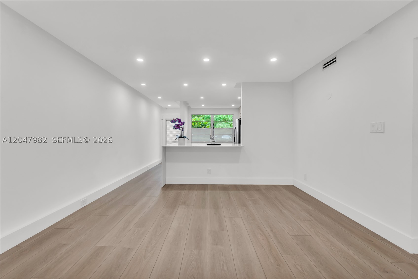 LUCAYA VILLAGE 2-E CONDO - Residential