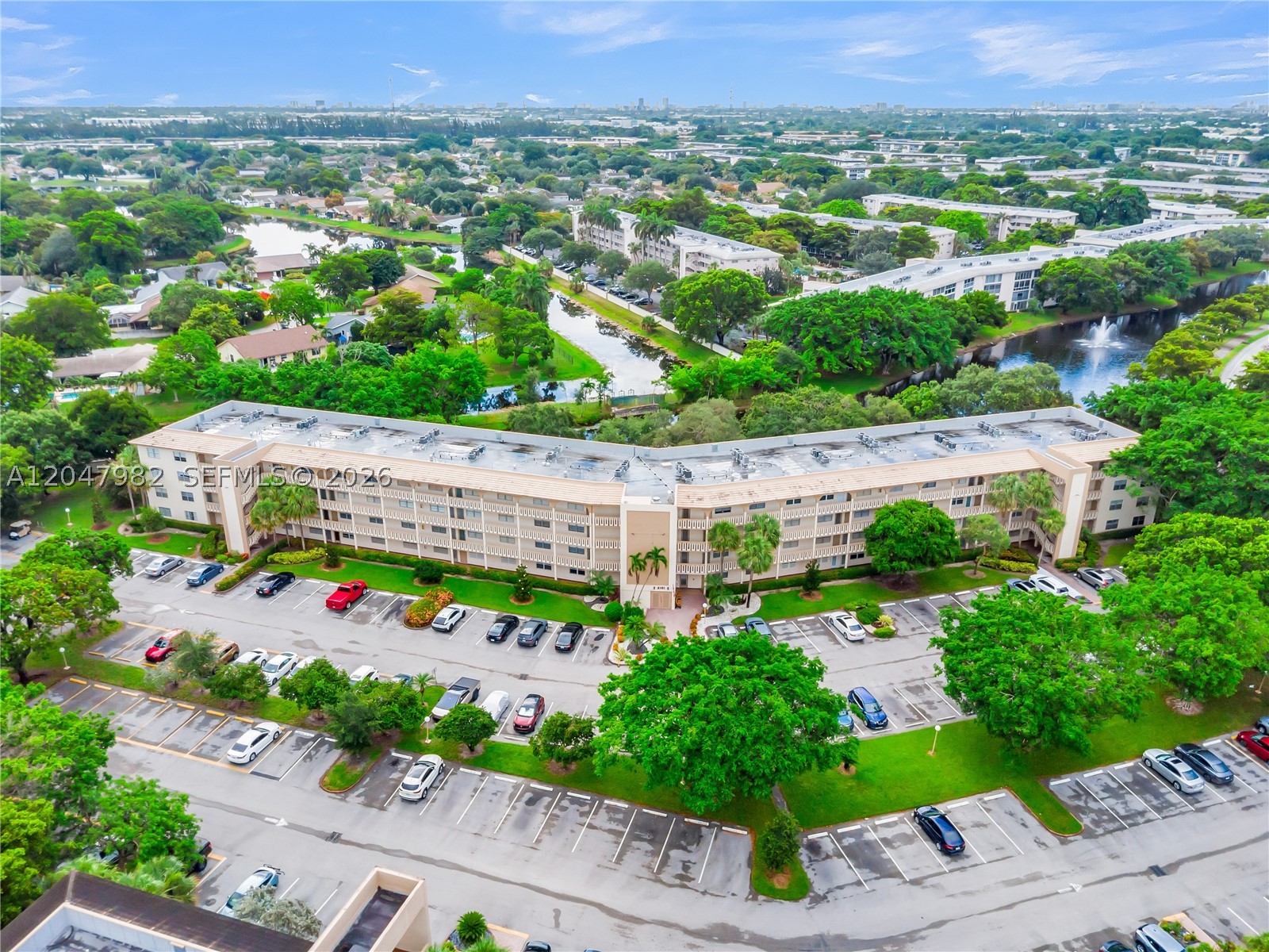 LUCAYA VILLAGE 2-E CONDO - Residential