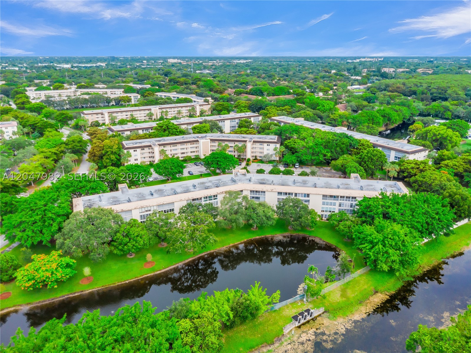 LUCAYA VILLAGE 2-E CONDO - Residential