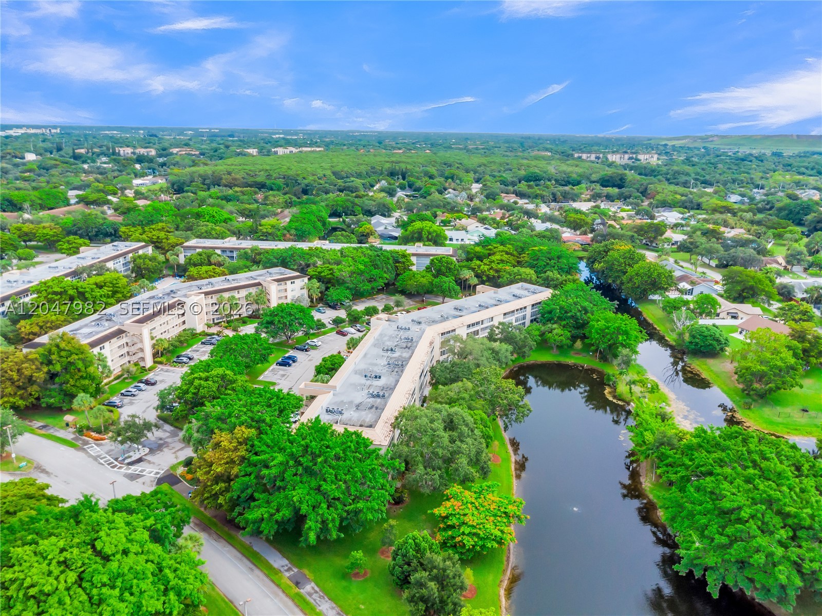 LUCAYA VILLAGE 2-E CONDO - Residential