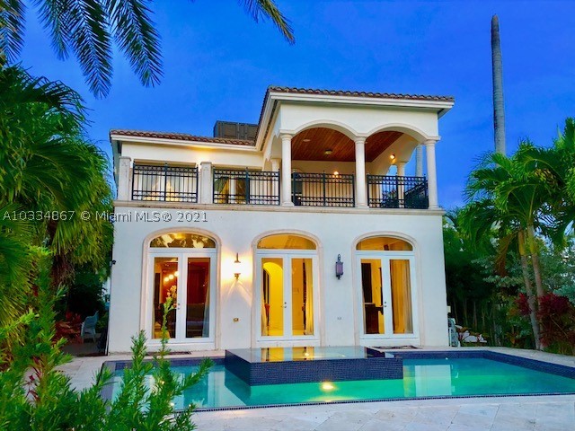 GOLDEN BEACH SEC D - Residential