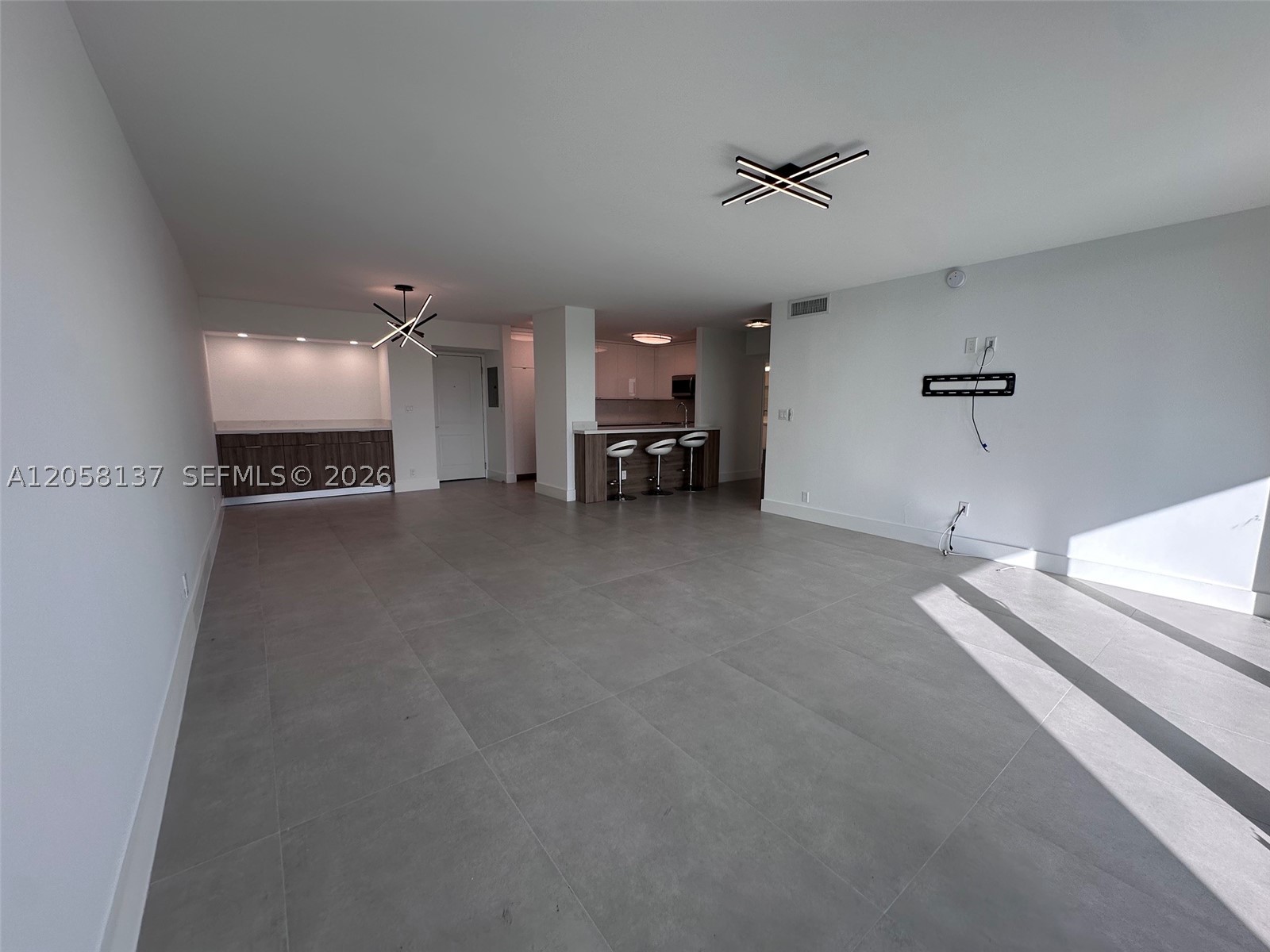 ARLEN HOUSE EAST CONDO - Residential