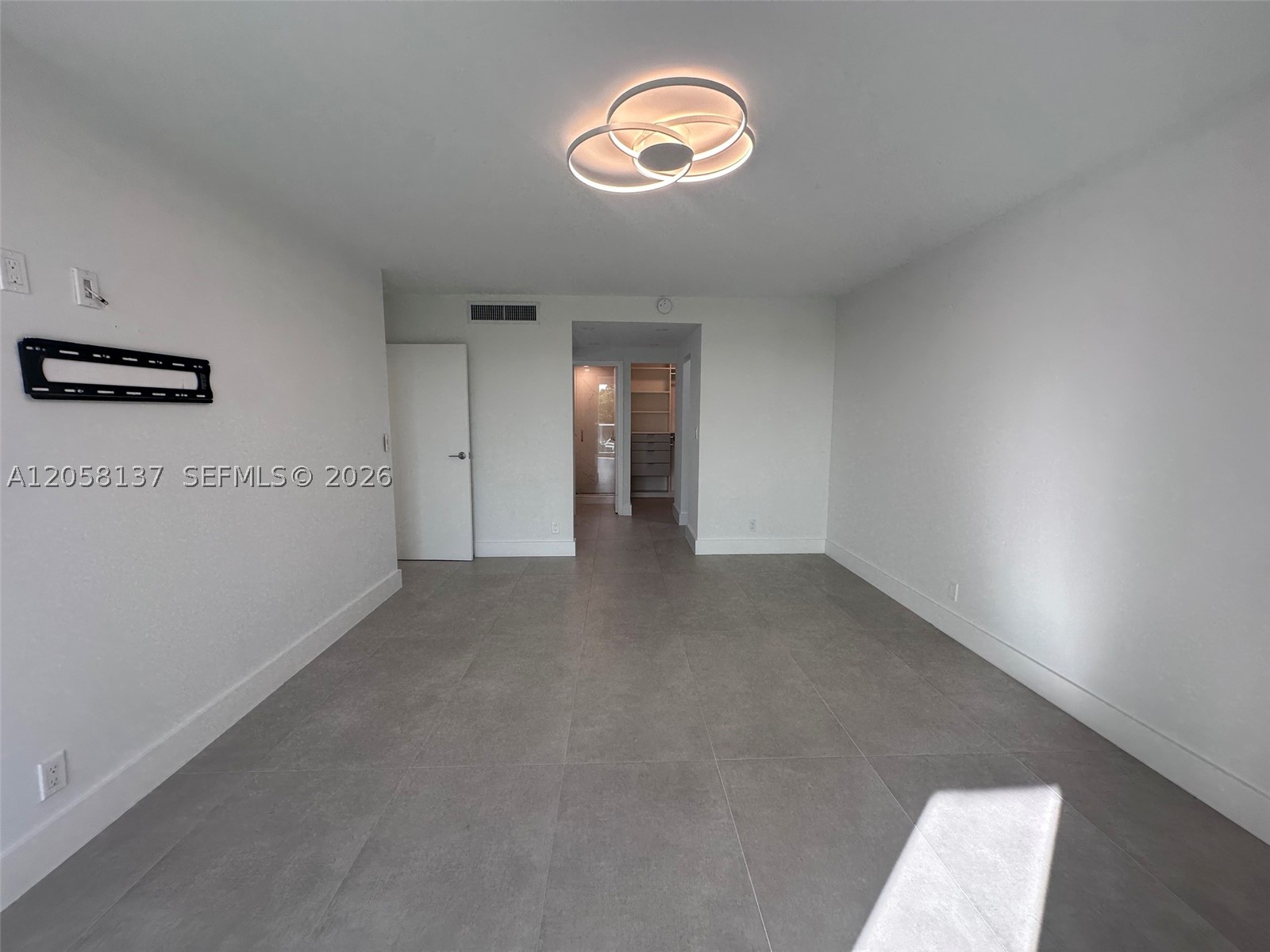 ARLEN HOUSE EAST CONDO - Residential