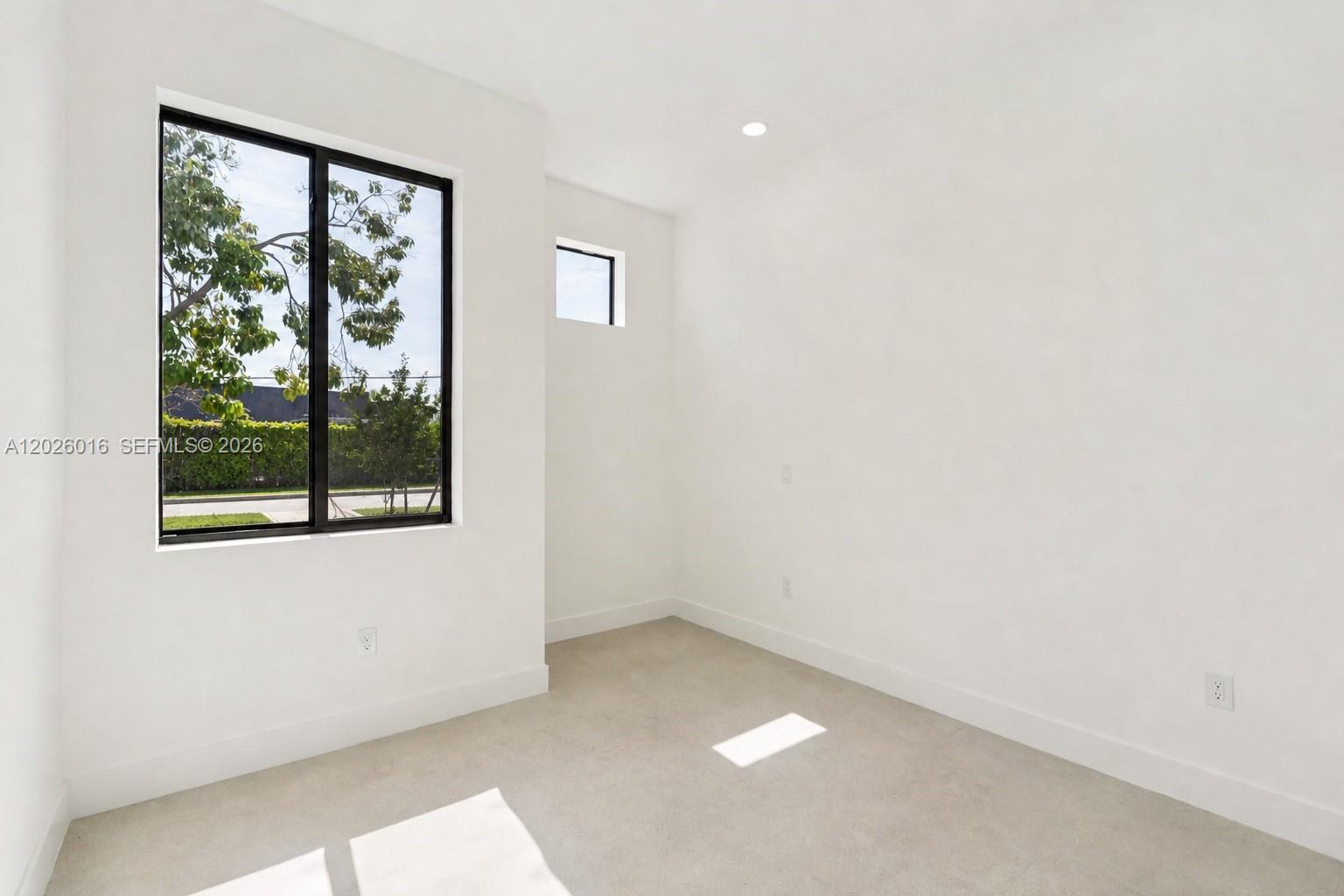 COLLIER GROVES - Residential