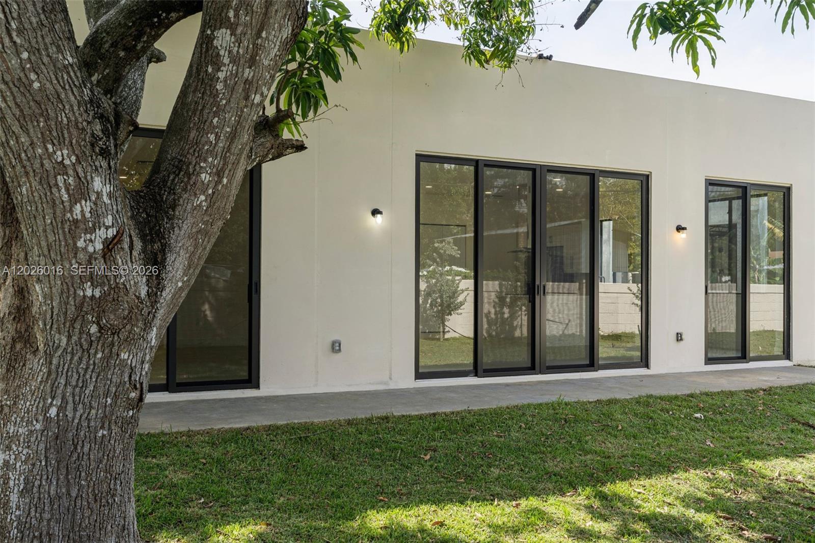 COLLIER GROVES - Residential