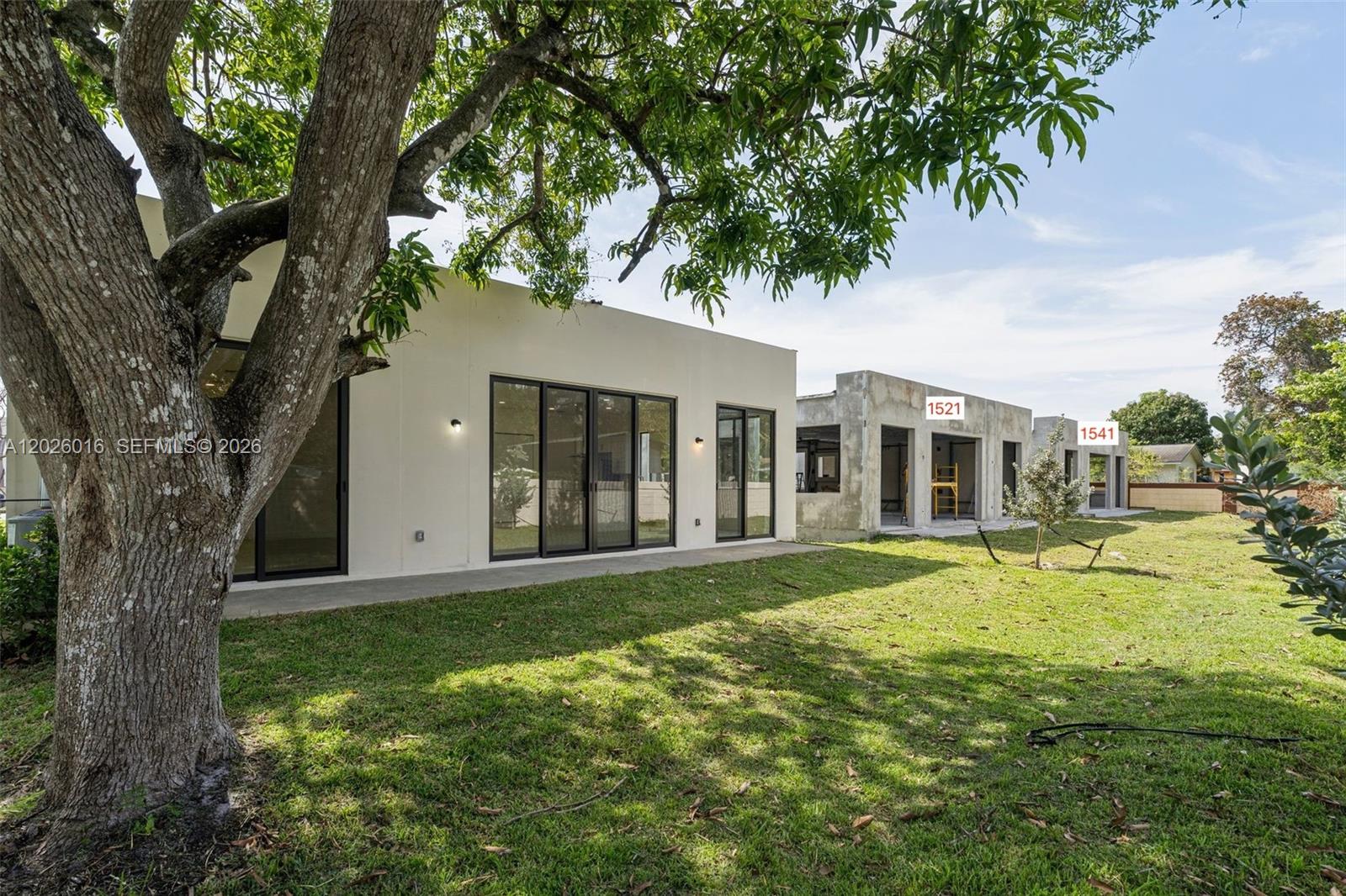 COLLIER GROVES - Residential