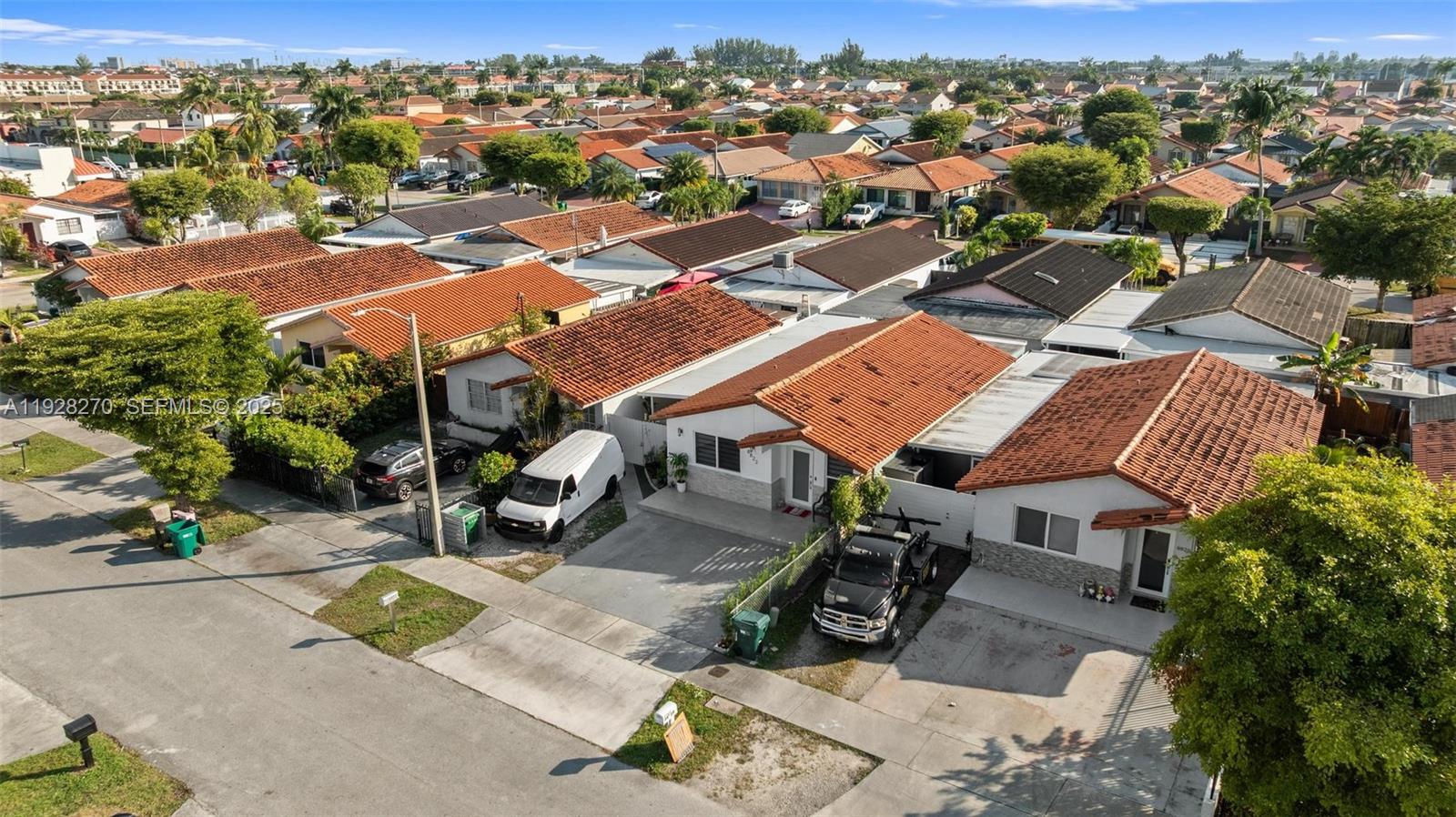 LONDON ESTATES 1ST ADDN - Residential