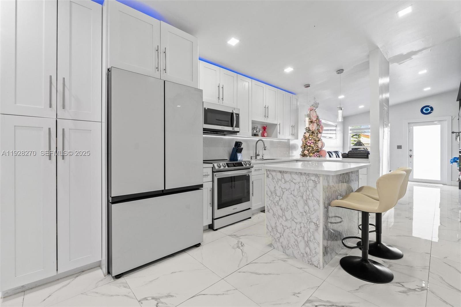 LONDON ESTATES 1ST ADDN - Residential