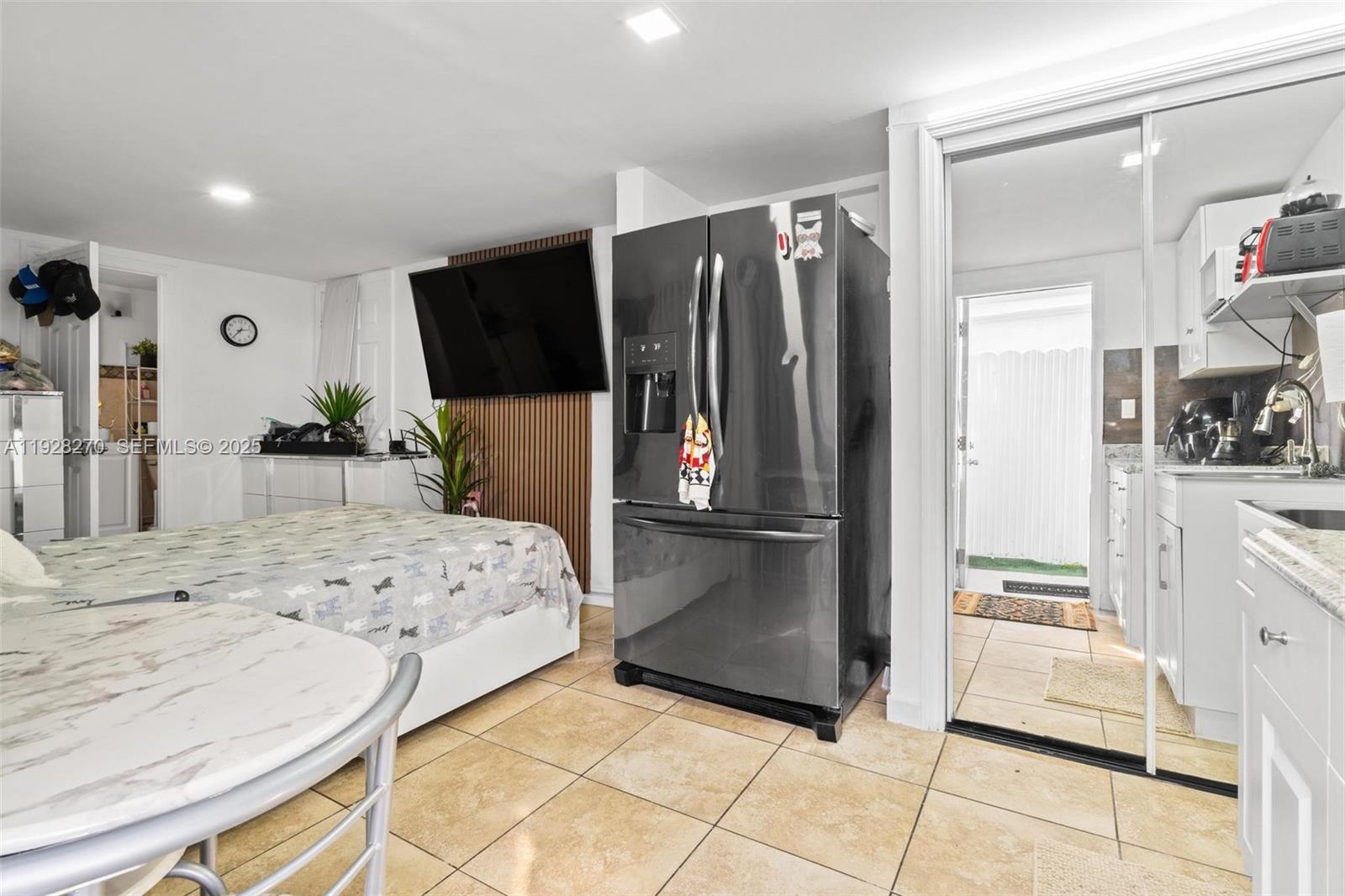 LONDON ESTATES 1ST ADDN - Residential