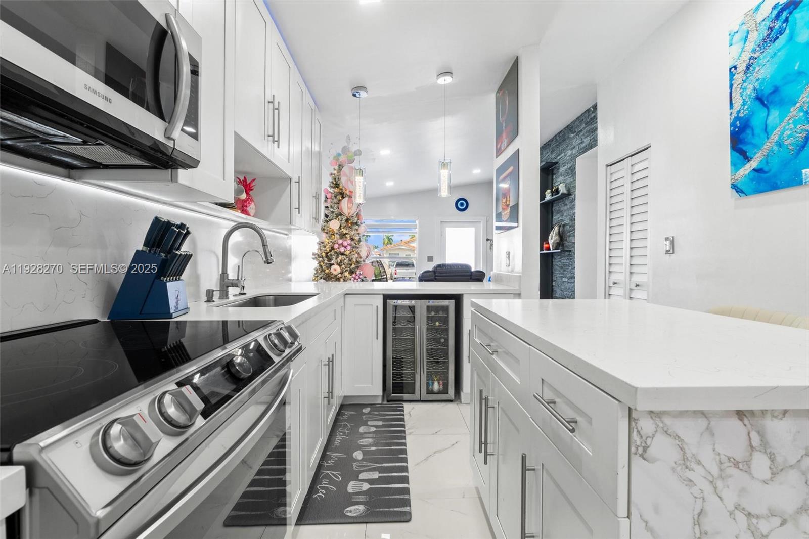 LONDON ESTATES 1ST ADDN - Residential