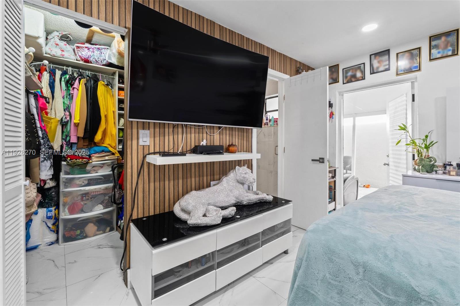 LONDON ESTATES 1ST ADDN - Residential