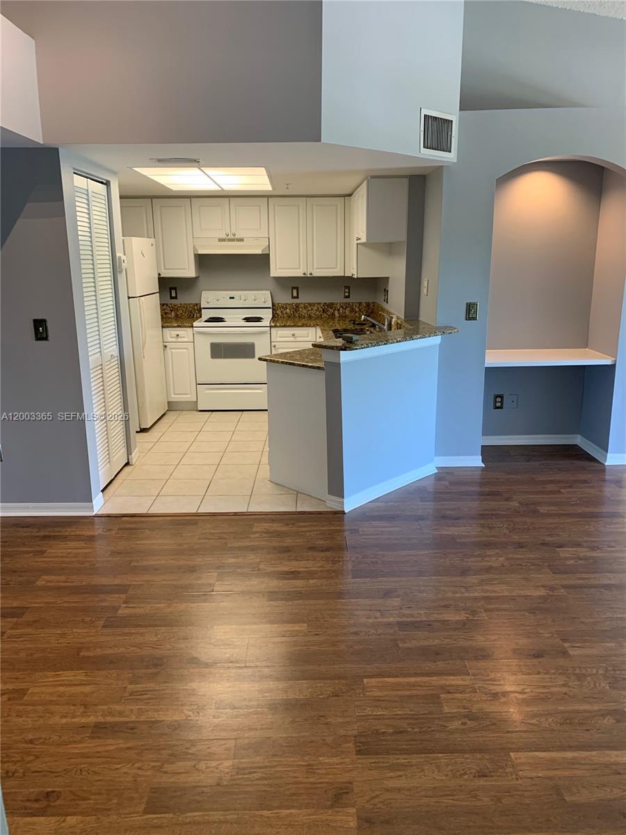 GRAND VIEW AT CRESTWOOD C - Residential