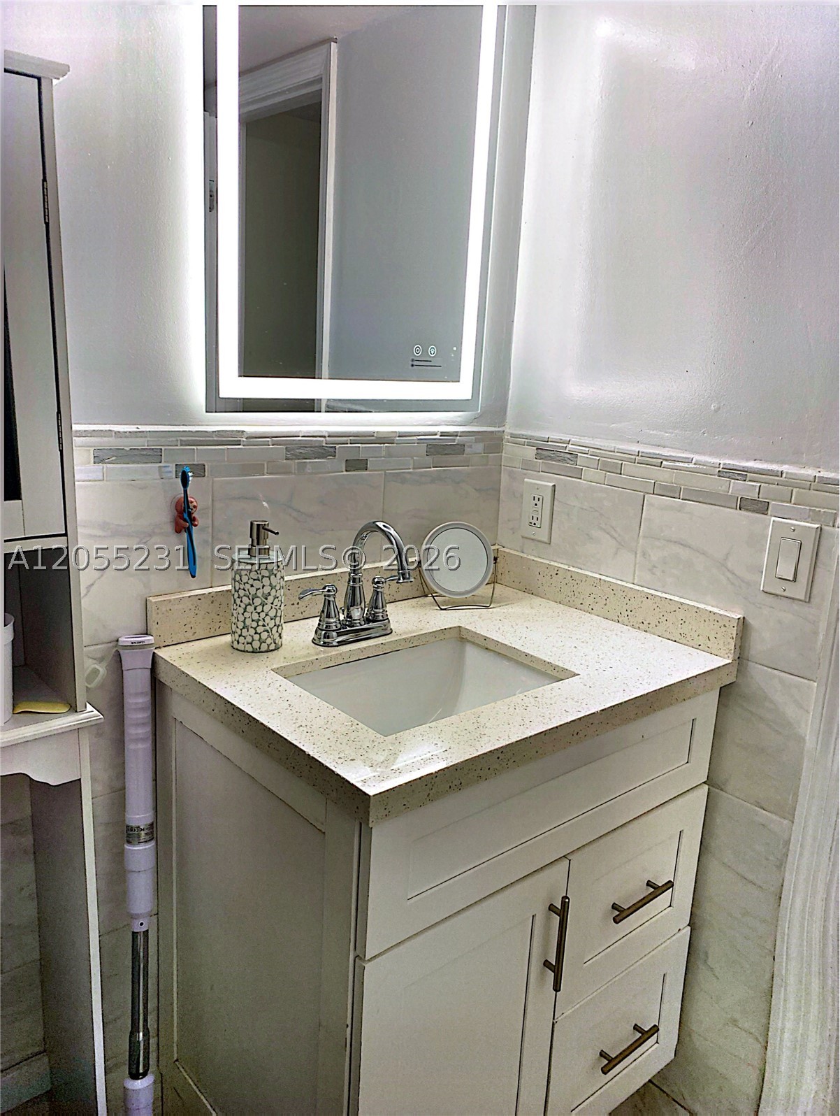 LAGO GRANDE ONE CONDO - Residential
