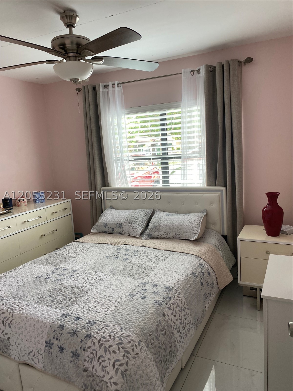 LAGO GRANDE ONE CONDO - Residential