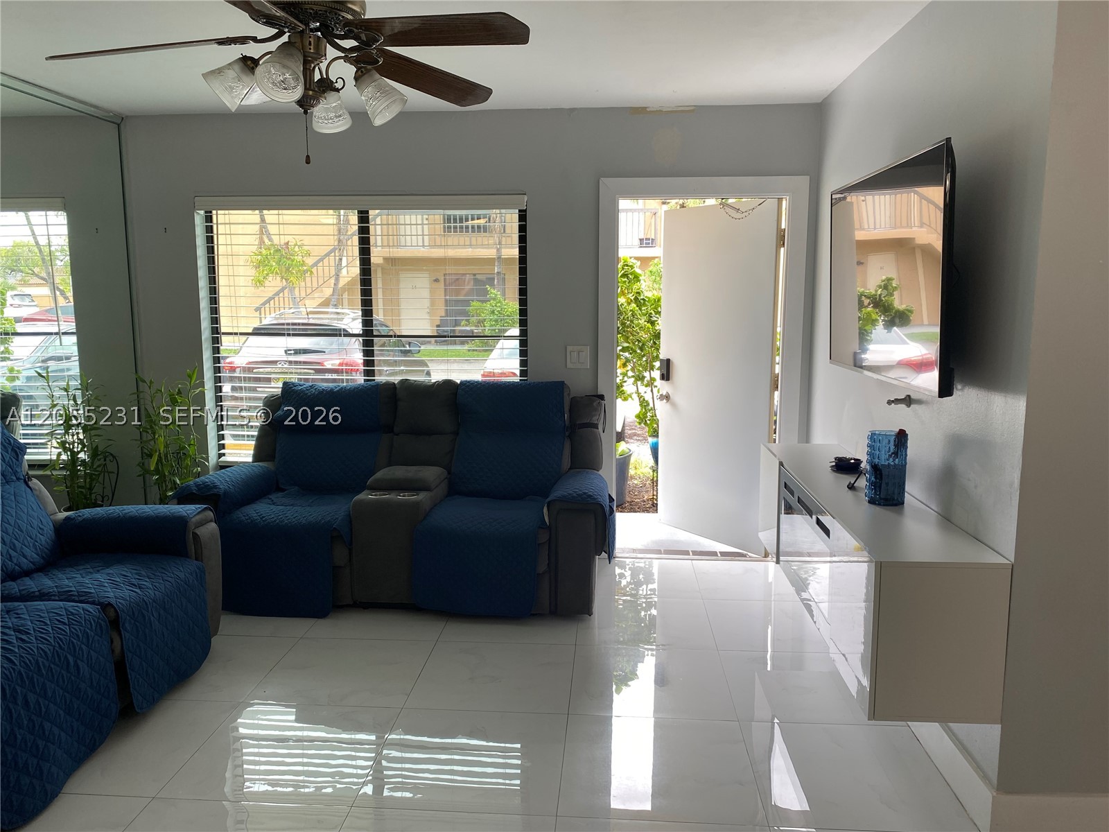 LAGO GRANDE ONE CONDO - Residential