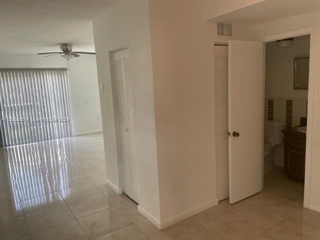 3862 BLDG CONDO - Residential Lease