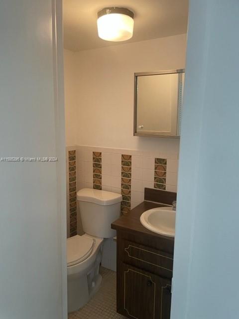 3862 BLDG CONDO - Residential Lease