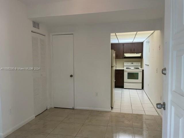 3862 BLDG CONDO - Residential Lease