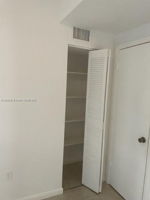 3862 BLDG CONDO - Residential Lease
