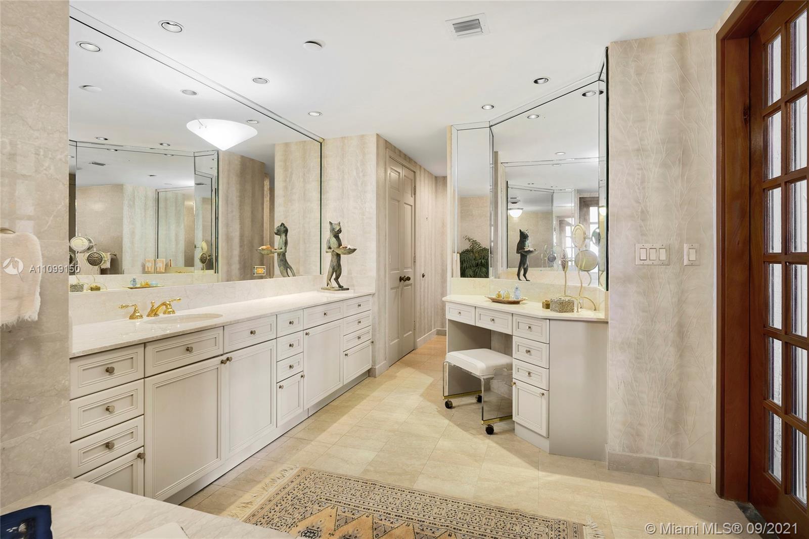 OCEANSIDE FISHER ISL COND - Residential