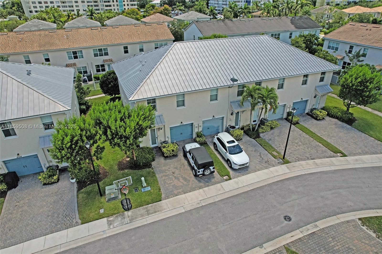 HILLCREST COUNTRY CLUB NO - Residential