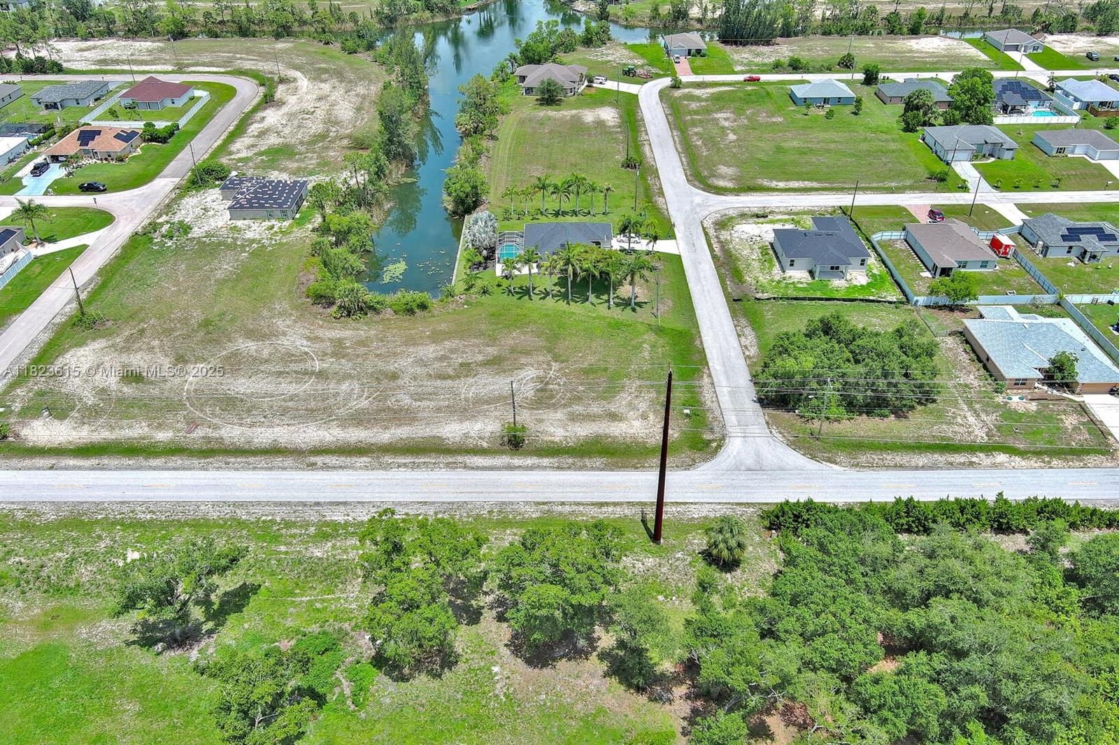 CAPE CORAL - Land