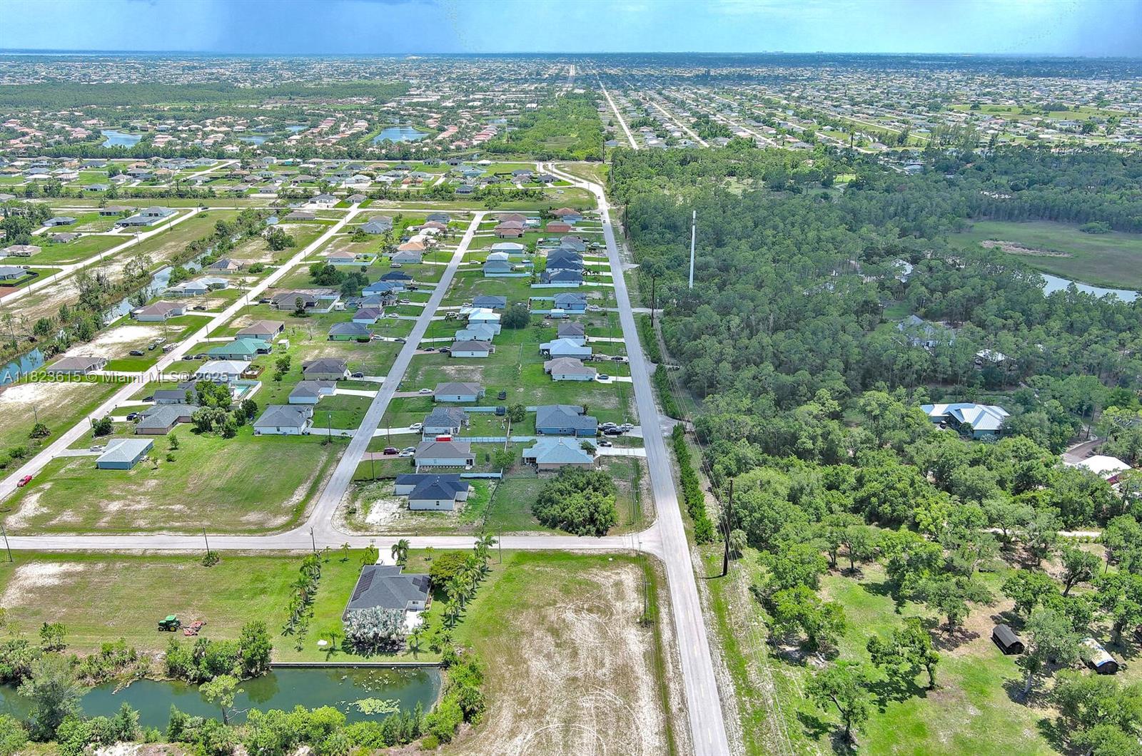CAPE CORAL - Land