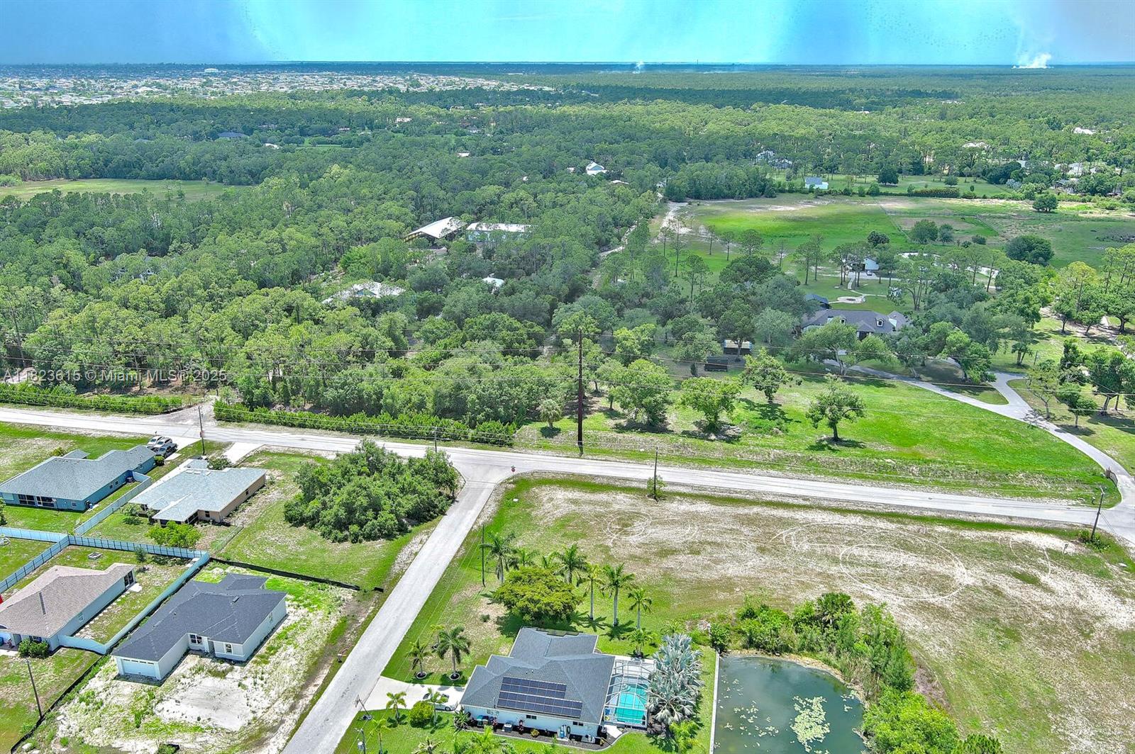 CAPE CORAL - Land