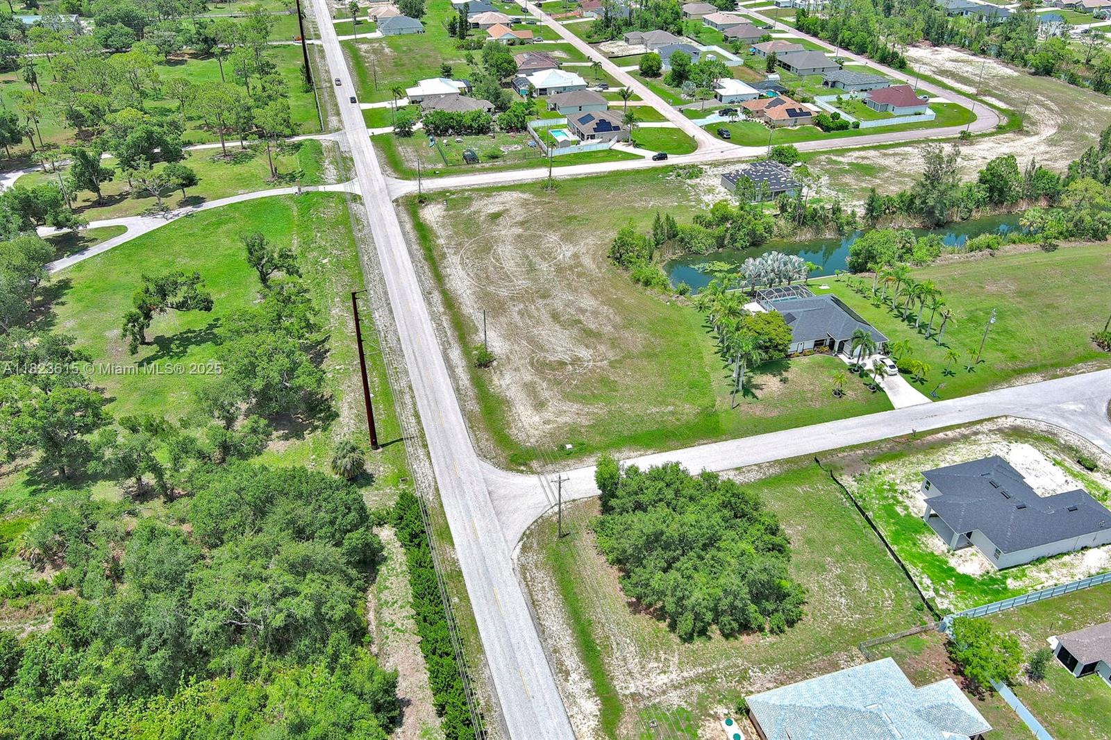 CAPE CORAL - Land