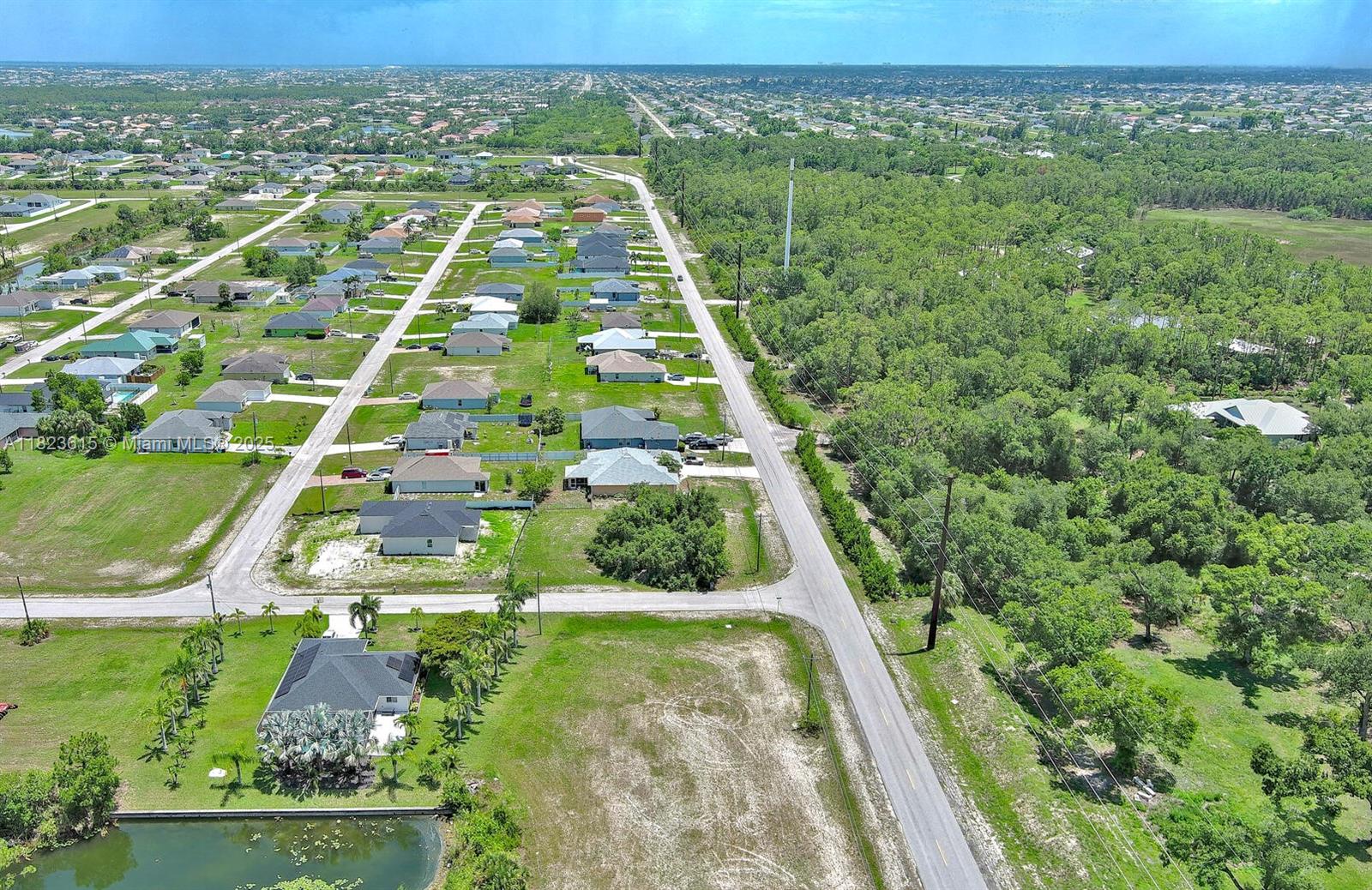 CAPE CORAL - Land