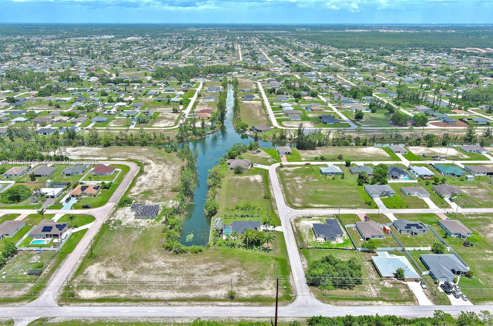 CAPE CORAL - Land