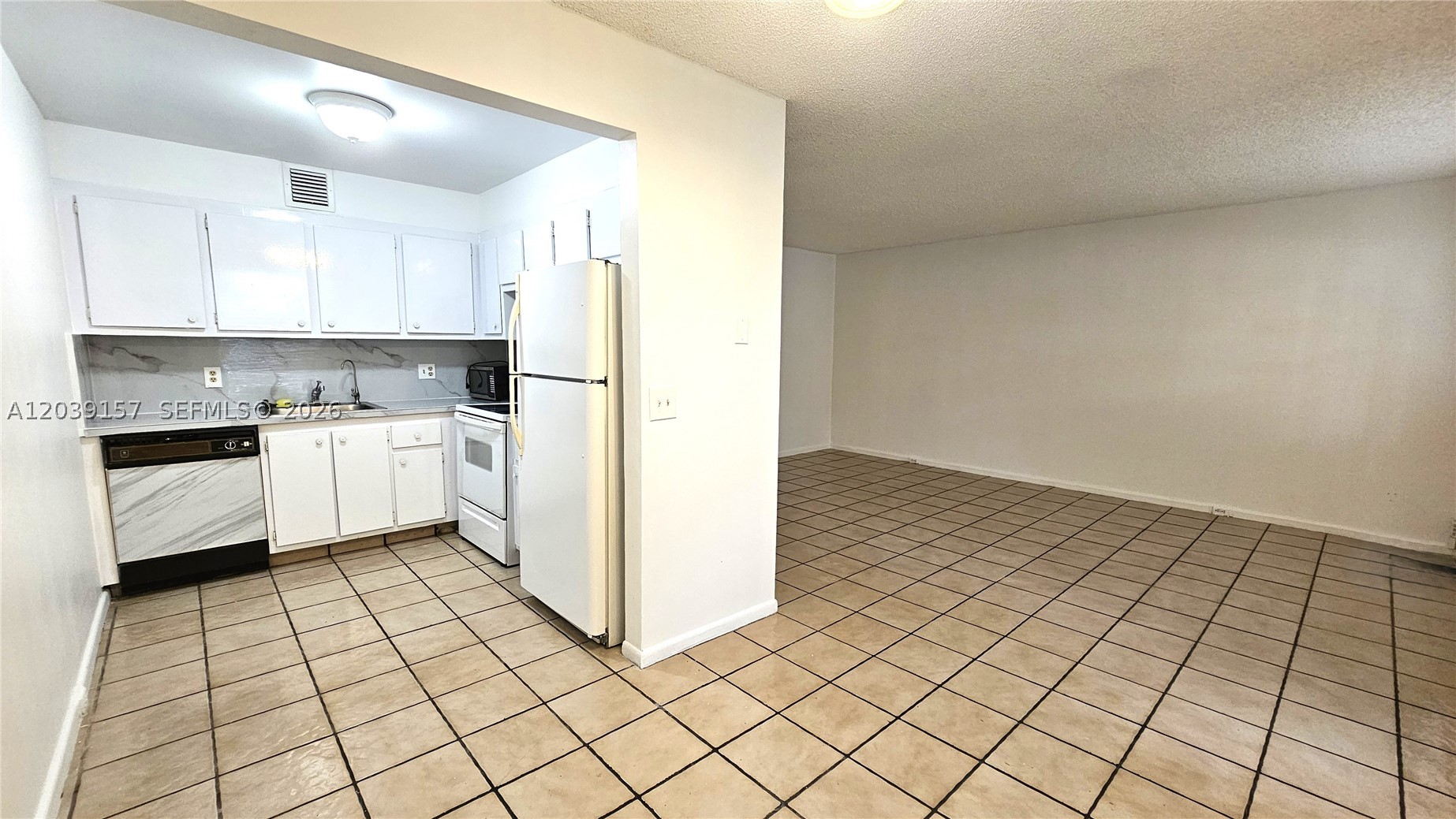 KINGSLEY AT CENTURY VILLA - Residential