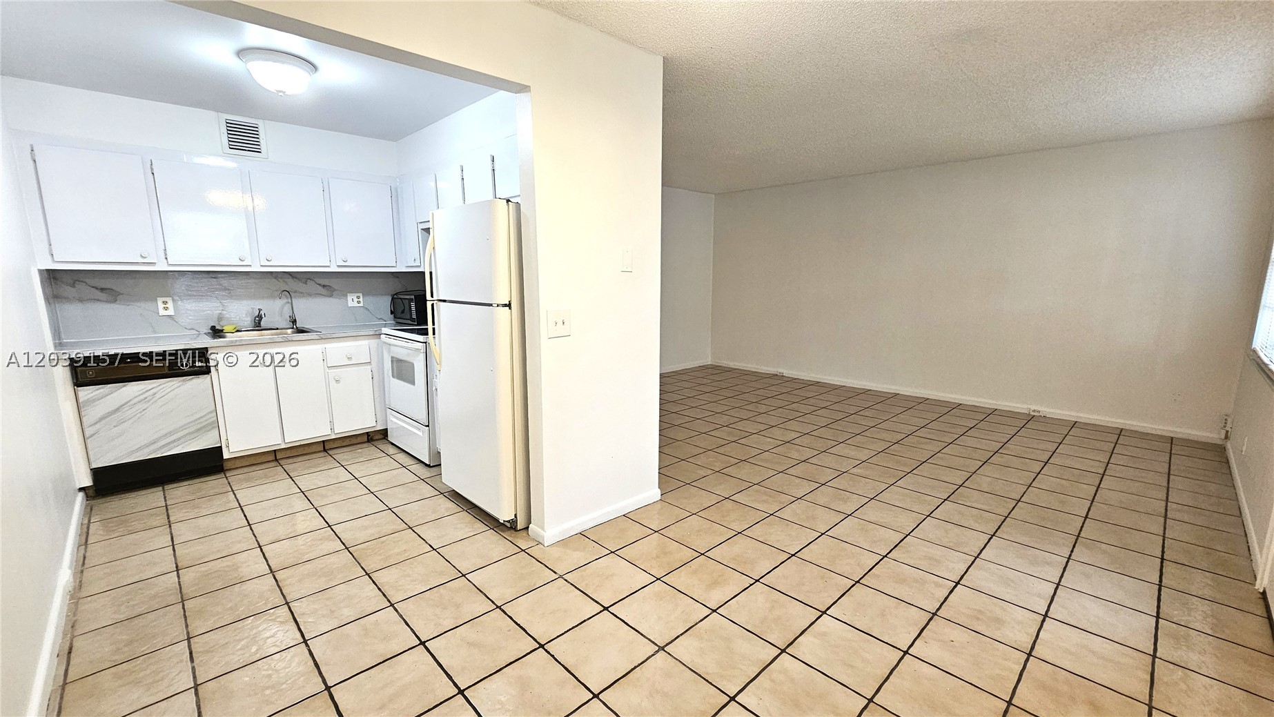KINGSLEY AT CENTURY VILLA - Residential