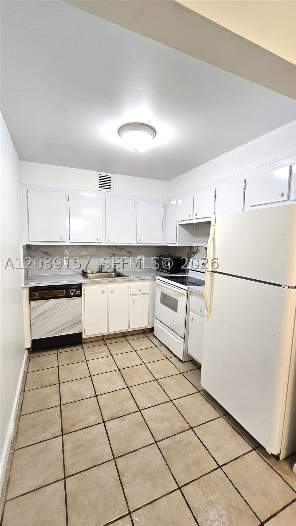 KINGSLEY AT CENTURY VILLA - Residential