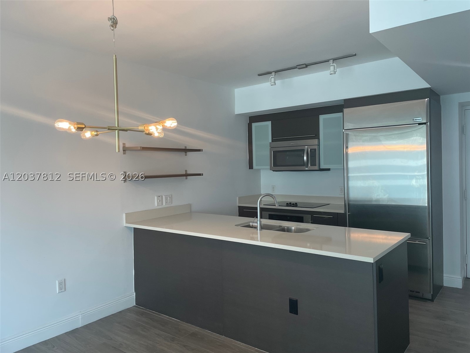 Available Now! Spacious & bright 1-bed condo at 500 Brickell East featuring ceramic tiles floors throughout, stainless steel kitchen appliances, washer/dryer, blackout in bedroom and shades in living room. Separate bath tube from crystal-enclosed shower.. Floor-to-ceiling impact windows. Stunning views to Brickell City Centre and Brickell Highrise buildings, partial ocean view. Building amenities in common area on 11th floor: infinity pool, fitness center, his/hers sauna and steam rooms, club room, sports room w/billiards table & kitchen, and 24-hour concierge & valet parking. Walking distance from Brickell City Centre mall and shopping areas, restaurants, and entertainment at Brickell City Centre and Brickell Financial District..
