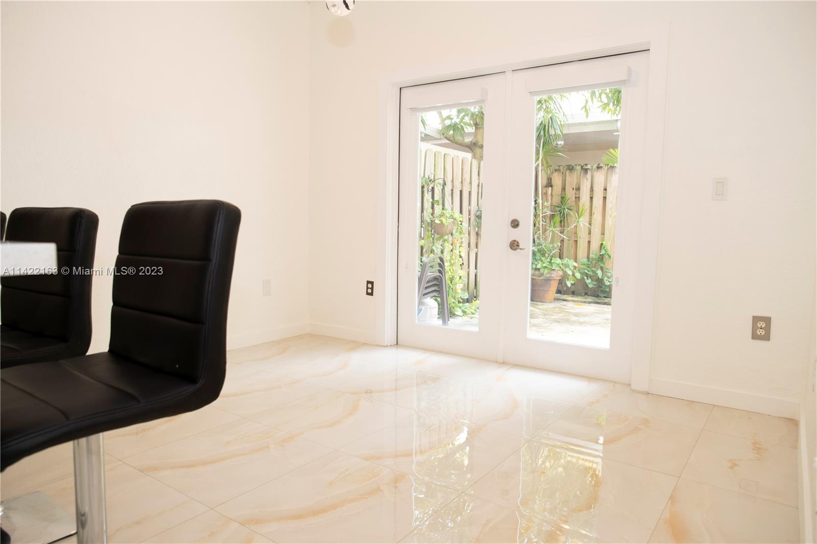 TROPICAL LANDINGS CONDO - Residential