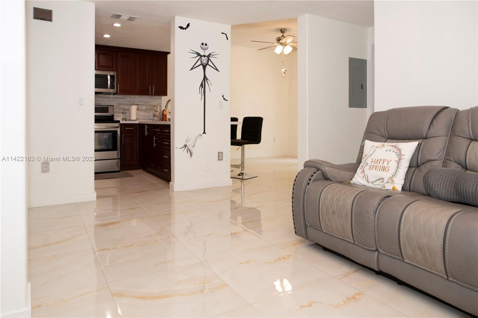 TROPICAL LANDINGS CONDO - Residential