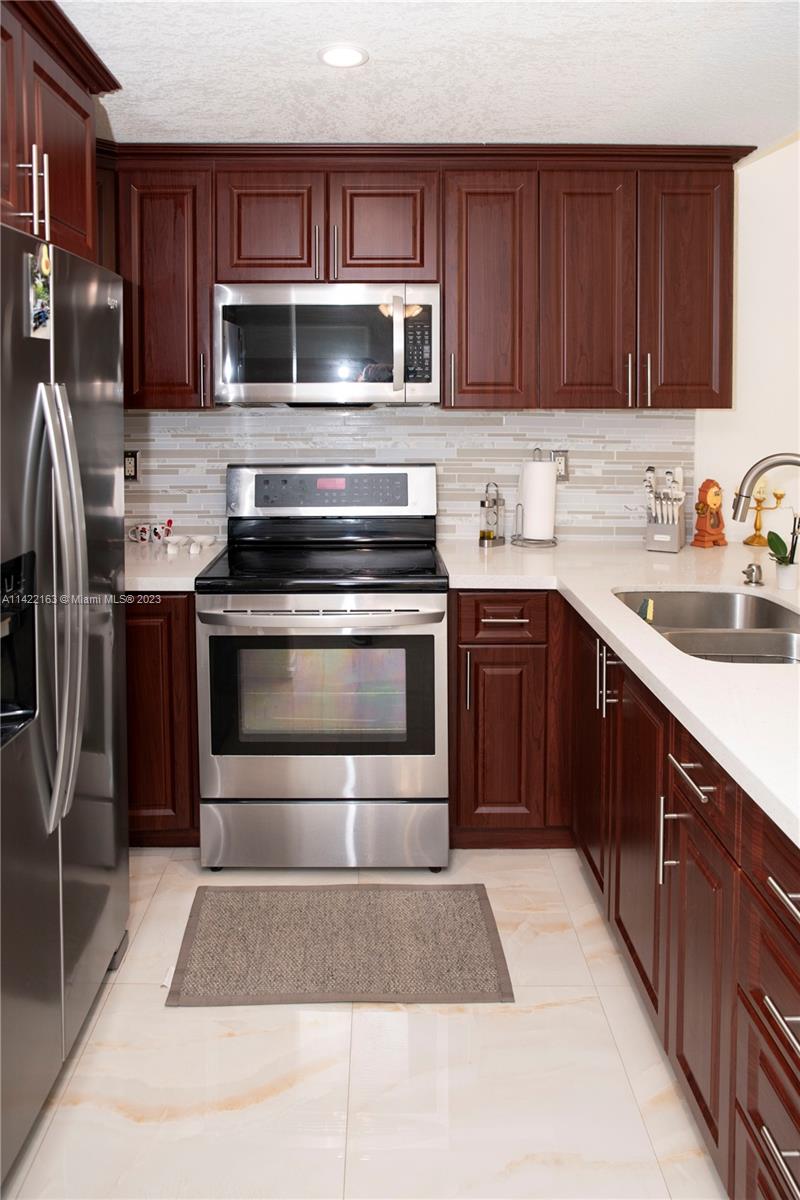 TROPICAL LANDINGS CONDO - Residential