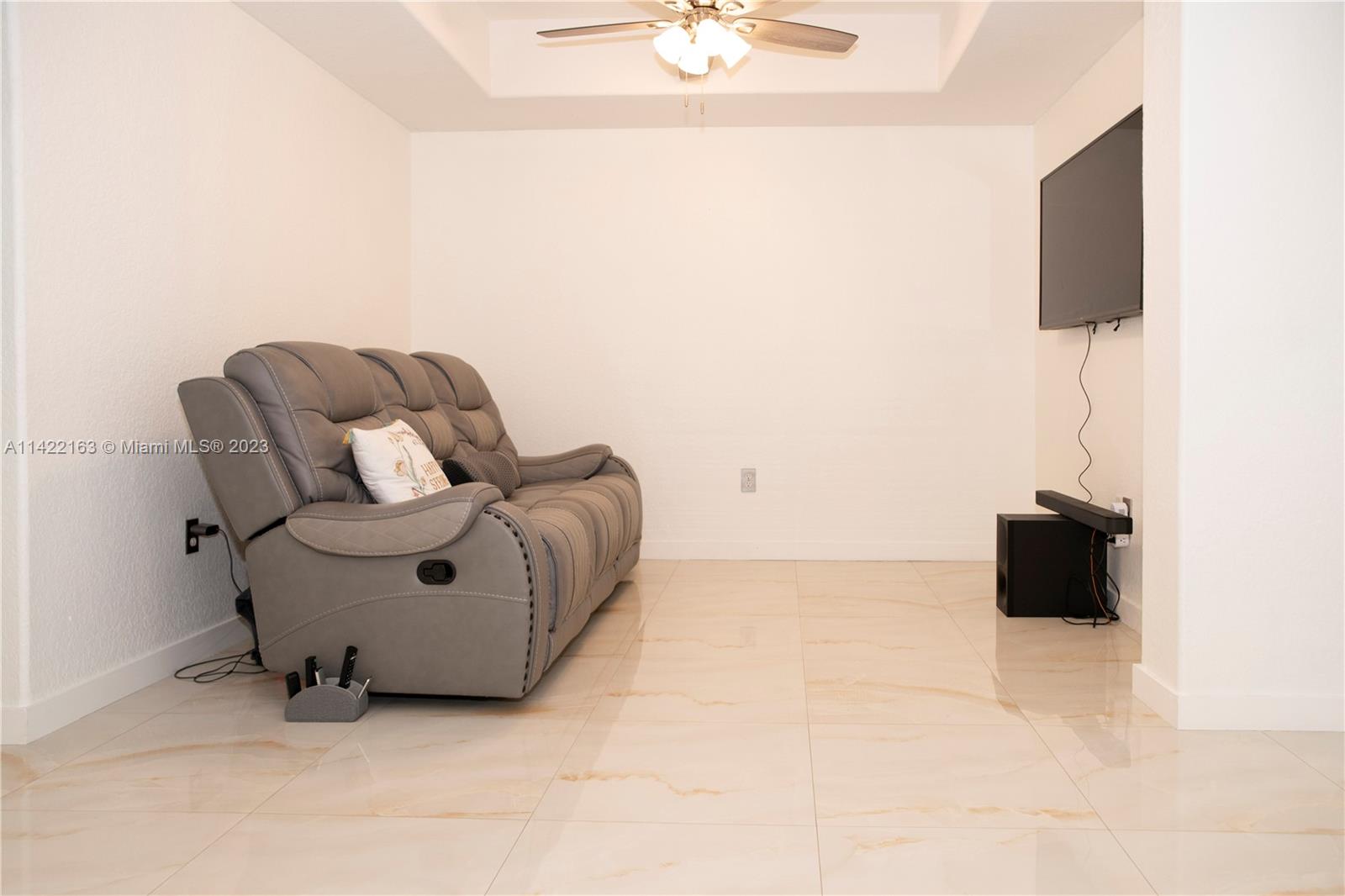 TROPICAL LANDINGS CONDO - Residential