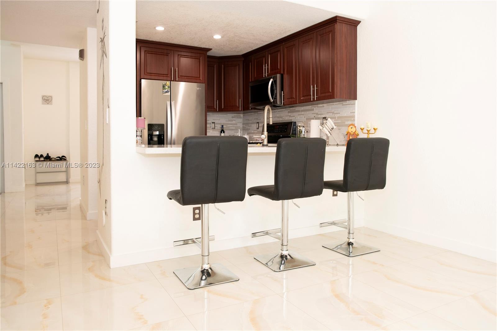 TROPICAL LANDINGS CONDO - Residential