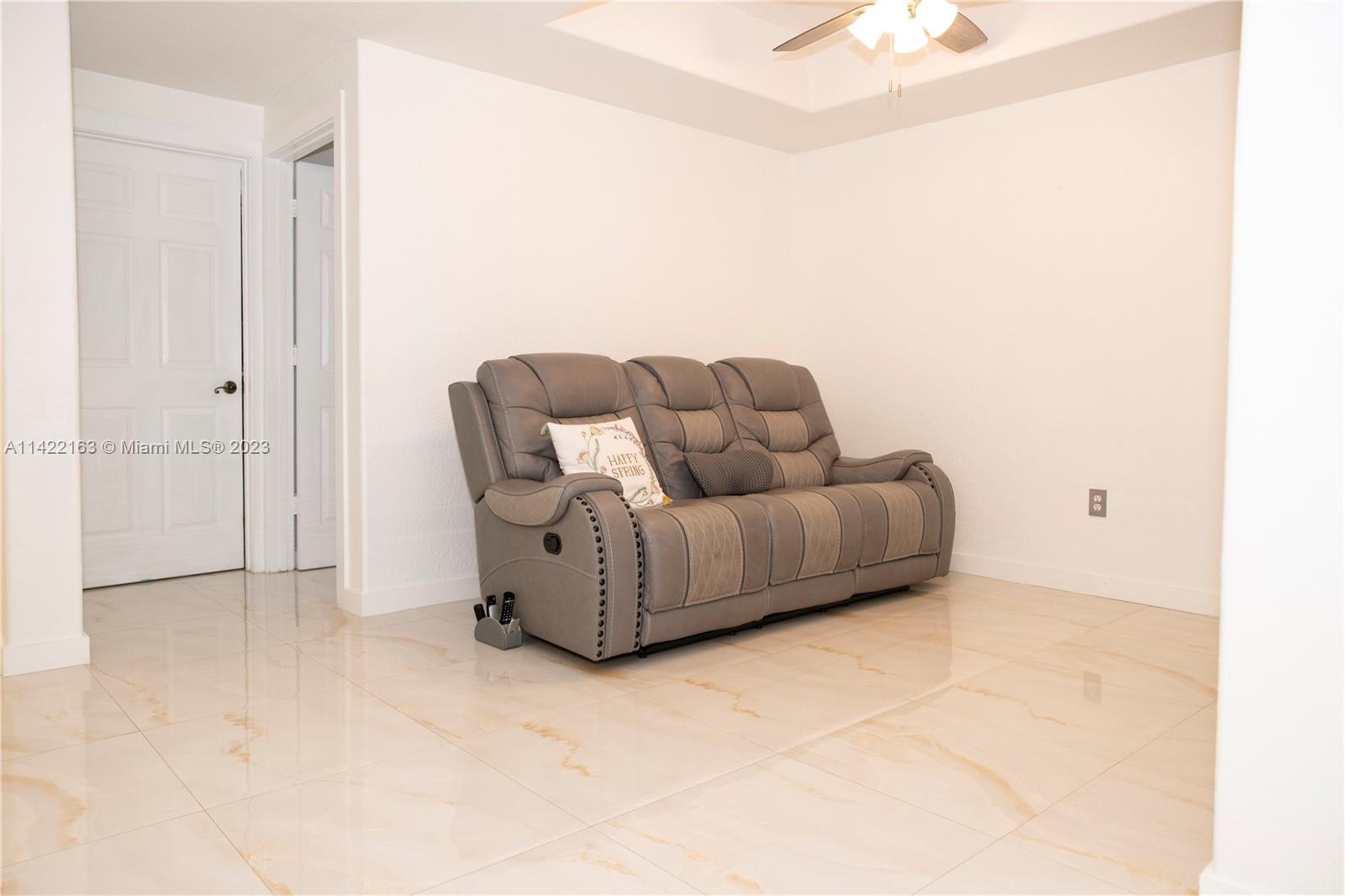 TROPICAL LANDINGS CONDO - Residential