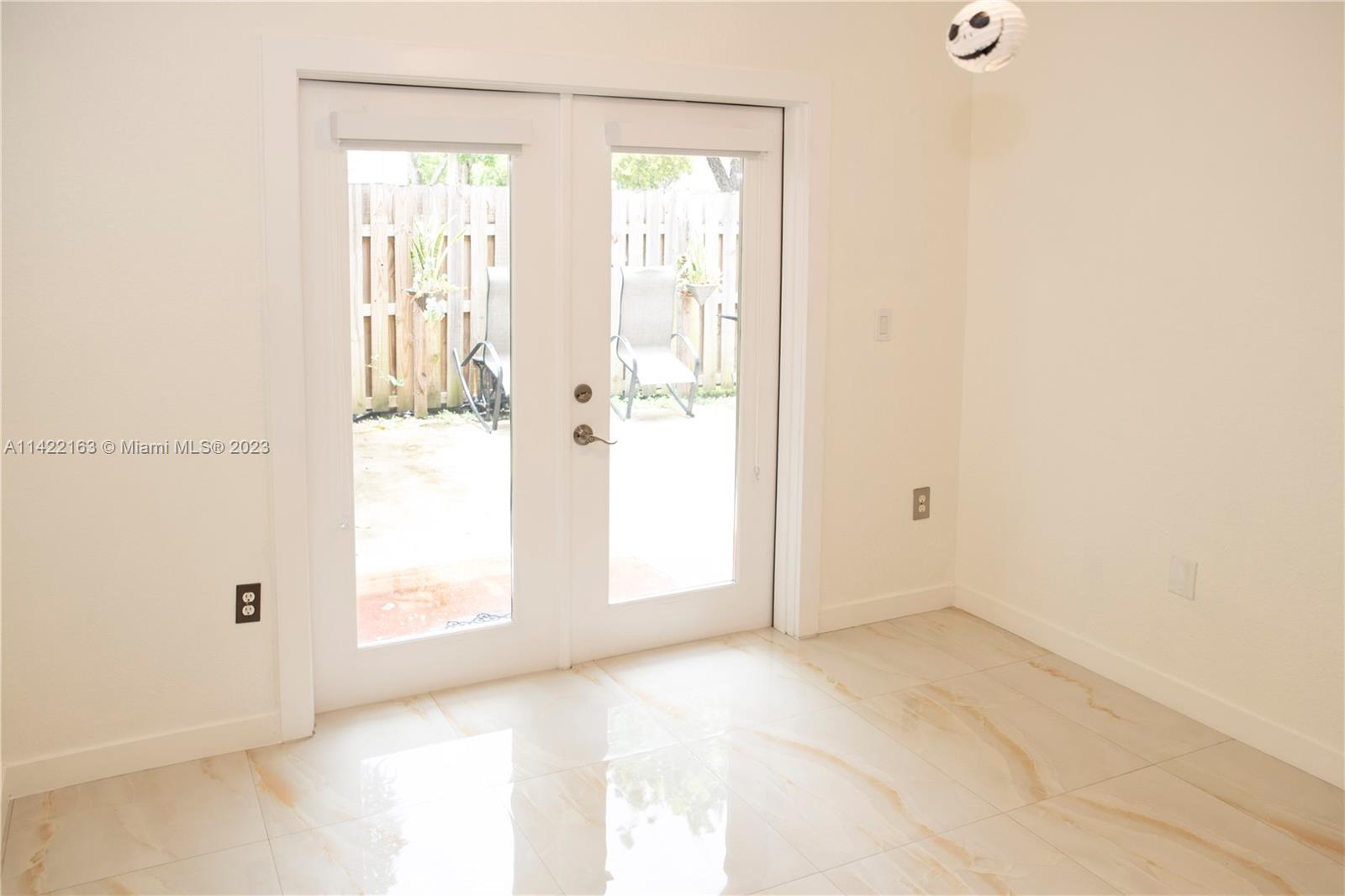 TROPICAL LANDINGS CONDO - Residential